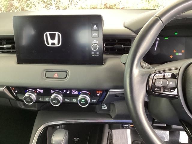 ヴェゼル ｅ：ＨＥＶＺ　純正メモリーナビ　ドラレコ　リアカメラ　地上デジタル　ＵＳＢ入力　ハンズフリーテールゲート　シートＨ　サイドエアＢ　パークセンサー　リヤカメラ　点検記録簿　ＬＥＤヘットライト　ＥＳＣ　パワステ　ＡＡＣ（3枚目）