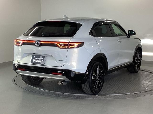 ヴェゼル ｅ：ＨＥＶＺ　純正メモリーナビ　ドラレコ　リアカメラ　地上デジタル　ＵＳＢ入力　ハンズフリーテールゲート　シートＨ　サイドエアＢ　パークセンサー　リヤカメラ　点検記録簿　ＬＥＤヘットライト　ＥＳＣ　パワステ　ＡＡＣ（8枚目）