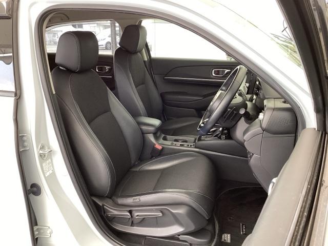 ヴェゼル ｅ：ＨＥＶＺ　純正メモリーナビ　ドラレコ　リアカメラ　地上デジタル　ＵＳＢ入力　ハンズフリーテールゲート　シートＨ　サイドエアＢ　パークセンサー　リヤカメラ　点検記録簿　ＬＥＤヘットライト　ＥＳＣ　パワステ　ＡＡＣ（16枚目）