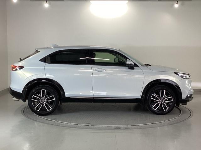 ヴェゼル ｅ：ＨＥＶＺ　純正メモリーナビ　ドラレコ　リアカメラ　地上デジタル　ＵＳＢ入力　ハンズフリーテールゲート　シートＨ　サイドエアＢ　パークセンサー　リヤカメラ　点検記録簿　ＬＥＤヘットライト　ＥＳＣ　パワステ　ＡＡＣ（32枚目）