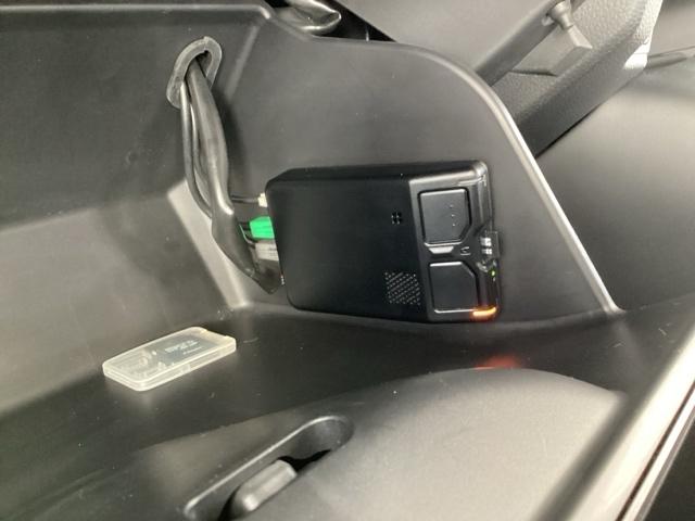 ヴェゼル ｅ：ＨＥＶＺ　純正メモリーナビ　ドラレコ　リアカメラ　地上デジタル　ＵＳＢ入力　ハンズフリーテールゲート　シートＨ　サイドエアＢ　パークセンサー　リヤカメラ　点検記録簿　ＬＥＤヘットライト　ＥＳＣ　パワステ　ＡＡＣ（33枚目）