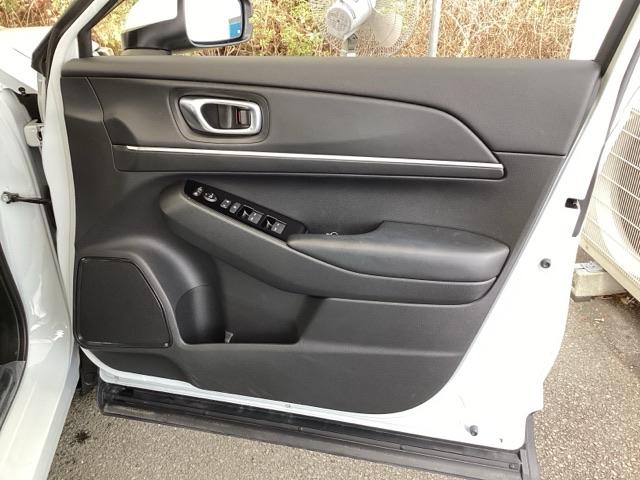 ヴェゼル ｅ：ＨＥＶＺ　純正メモリーナビ　ドラレコ　リアカメラ　地上デジタル　ＵＳＢ入力　ハンズフリーテールゲート　シートＨ　サイドエアＢ　パークセンサー　リヤカメラ　点検記録簿　ＬＥＤヘットライト　ＥＳＣ　パワステ　ＡＡＣ（54枚目）