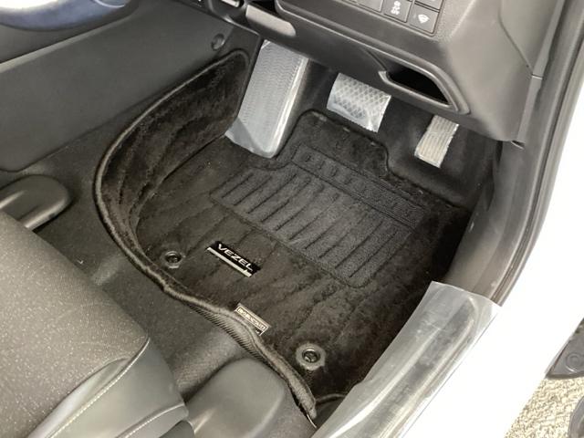 ヴェゼル ｅ：ＨＥＶＺ　純正メモリーナビ　ドラレコ　リアカメラ　地上デジタル　ＵＳＢ入力　ハンズフリーテールゲート　シートＨ　サイドエアＢ　パークセンサー　リヤカメラ　点検記録簿　ＬＥＤヘットライト　ＥＳＣ　パワステ　ＡＡＣ（55枚目）