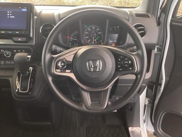 ��ɂȂ��ފ��o�̃X�e�A�����O�ł��B�����S�n�A�f�U�C�����A���쐫�ɂ���������A�C�e���ł��B