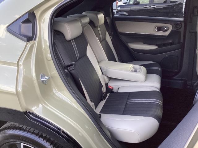 �t���b�g�ȏ��ƕG���⓪��X�y�[�X�ȂǏ\���ȍL��������܂��B