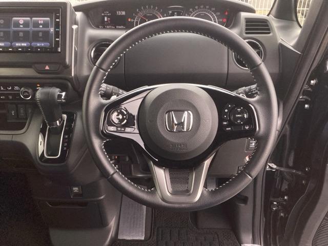 ��ɂȂ��ފ��o�̃X�e�A�����O�ł��B�����S�n�A�f�U�C�����A���쐫�ɂ���������A�C�e���ł��B