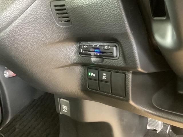 Ｎ－ＢＯＸカスタム ＥＸターボ　純正ナビ　スーパースライドシート　アイドルＳＴＯＰ　ソナー　衝突被害軽減装置　ＤＶＤ　サイドエアバック　横滑り防止装置　ＬＥＤランプ　ＡＢＳ　ＵＳＢ　地デジ　エアバッグ　盗難防止装置　オートエアコン（15枚目）