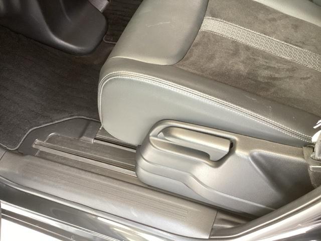 Ｎ－ＢＯＸカスタム ＥＸターボ　純正ナビ　スーパースライドシート　アイドルＳＴＯＰ　ソナー　衝突被害軽減装置　ＤＶＤ　サイドエアバック　横滑り防止装置　ＬＥＤランプ　ＡＢＳ　ＵＳＢ　地デジ　エアバッグ　盗難防止装置　オートエアコン（41枚目）