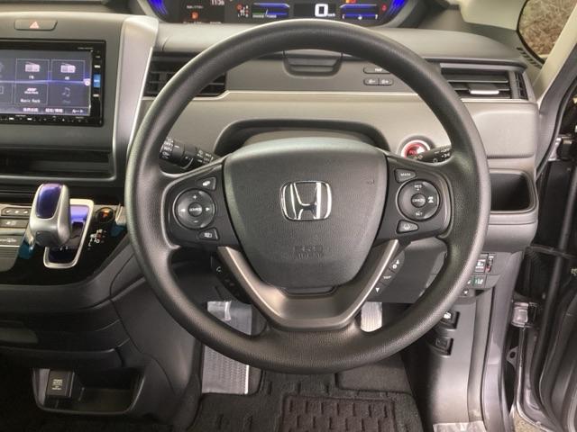 ��ɂȂ��ފ��o�̃X�e�A�����O�ł��B�����S�n�A�f�U�C�����A���쐫�ɂ���������A�C�e���ł��B