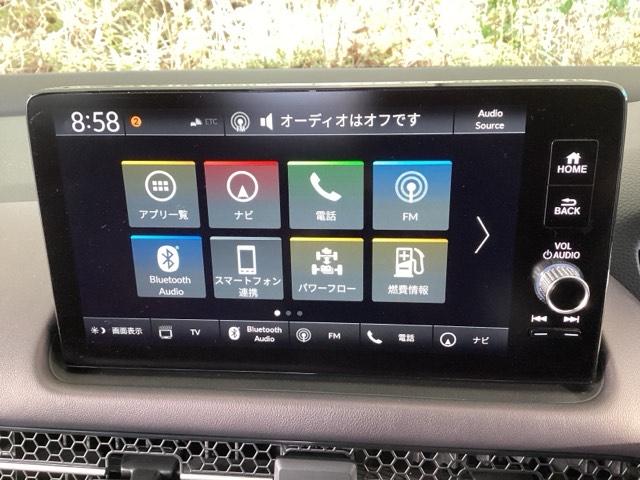 �X�C���`�@�z���_�R�l�N�g�f�B�X�v���C�B���F���̍������ʃf�B�X�v���C�Ńi�r�̎g�p��A�������̃X�}�[�g�t�H���ƘA�g�����a�����������������ł̉��y�Đ����\�ł��B