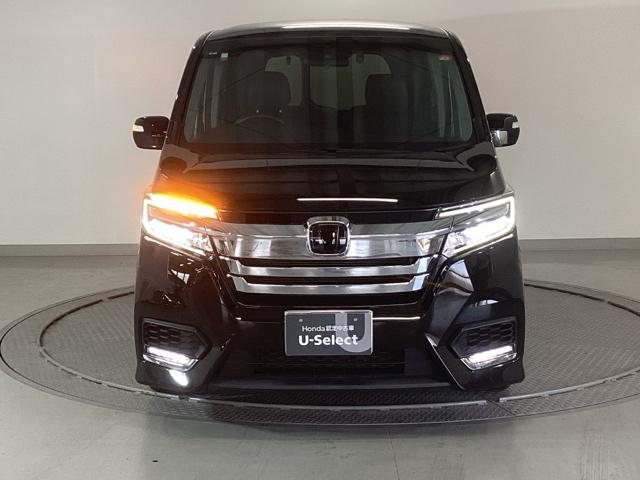 �k�d�c�w�b�h���C�g�𑕔����Ă��܂��B�k�d�c�w�b�h���C�g�͂ƂĂ����邭�A�J�̓����ԑ��s�����S�E���S�ł��B