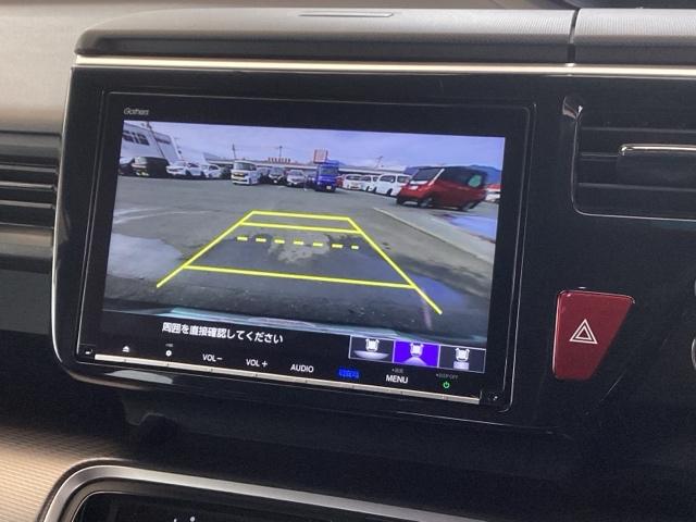 �o�b�N���j�^�[�ɃK�C�h���\���t���Ȃ̂ŎԌɓ�������S�y�J�����A���O���͂R�p�^�[������I�ׂ܂��z�m��Ȃ����ł����S���Ċy�������o�������ł��܂��B