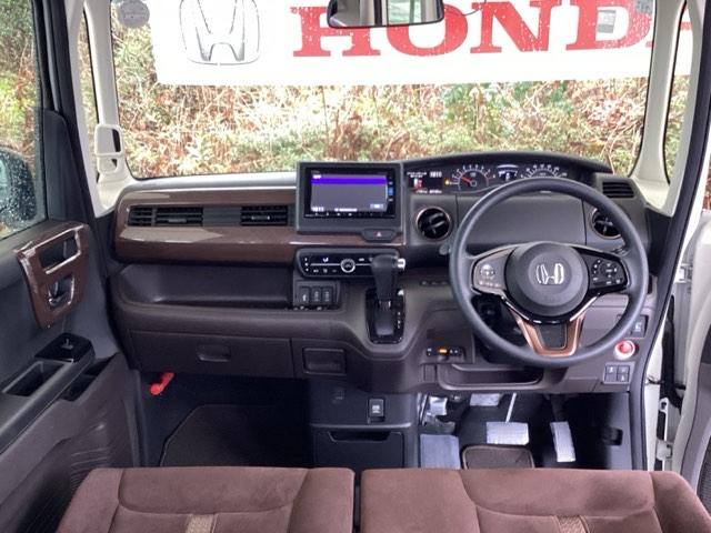 Ｎ－ＢＯＸ Ｇ・Ｌホンダセンシングカッパーブラウンスタイル　ドラレコ　ナビ　Ｒカメラ　後席モニター　両側Ｐスライドドア　盗難防止装置　記録簿　ＶＳＡ　クルコン　ＬＥＤ　ＤＶＤ　ベンチシート　サイドカーテンエアバック　キーフリー　地デジＴＶ　ＡＢＳ　パワステ（2枚目）