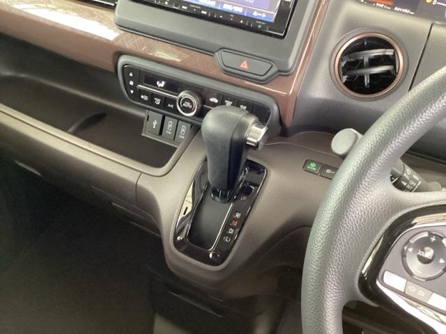 Ｎ－ＢＯＸ Ｇ・Ｌホンダセンシングカッパーブラウンスタイル　ドラレコ　ナビ　Ｒカメラ　後席モニター　両側Ｐスライドドア　盗難防止装置　記録簿　ＶＳＡ　クルコン　ＬＥＤ　ＤＶＤ　ベンチシート　サイドカーテンエアバック　キーフリー　地デジＴＶ　ＡＢＳ　パワステ（17枚目）
