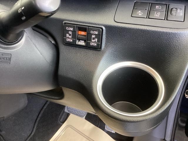 シエンタ ハイブリッドＧセーフティーエディションＩＩ　ナビ　両側電動スライドドア　リアカメラ　ＵＳＢ　地デジＴＶ　盗難防止システム　スマートキ　クルコン　３列シート　ＬＥＤライト　ＥＴＣ車載器　オートエアコン　キーレス　アイドリングストップ　サポカー（16枚目）