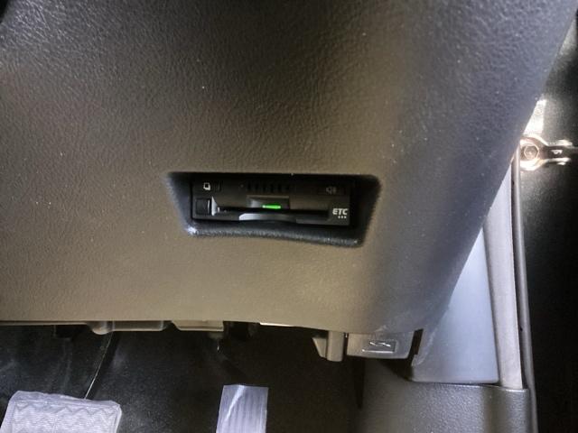 シエンタ ハイブリッドＧセーフティーエディションＩＩ　ナビ　両側電動スライドドア　リアカメラ　ＵＳＢ　地デジＴＶ　盗難防止システム　スマートキ　クルコン　３列シート　ＬＥＤライト　ＥＴＣ車載器　オートエアコン　キーレス　アイドリングストップ　サポカー（17枚目）