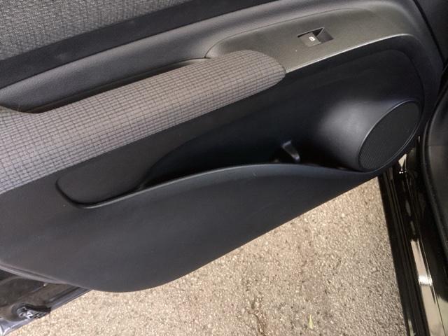 シエンタ ハイブリッドＧセーフティーエディションＩＩ　ナビ　両側電動スライドドア　リアカメラ　ＵＳＢ　地デジＴＶ　盗難防止システム　スマートキ　クルコン　３列シート　ＬＥＤライト　ＥＴＣ車載器　オートエアコン　キーレス　アイドリングストップ　サポカー（39枚目）