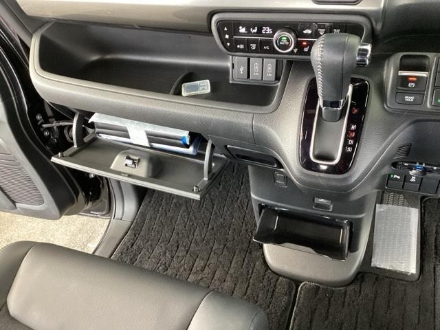 Ｎ－ＢＯＸカスタム Ｌターボスタイル＋ブラック　純正メモリーナビ　ドラレコ　リアカメラ　左右電動スライドドア　シートＨ　ＤＶＤ再生可　オートクルーズ　記録簿　地デジチューナー　エアバッグ　スマートキ－　サイドエアバッグ　リヤカメラ　ベンチシート（40枚目）