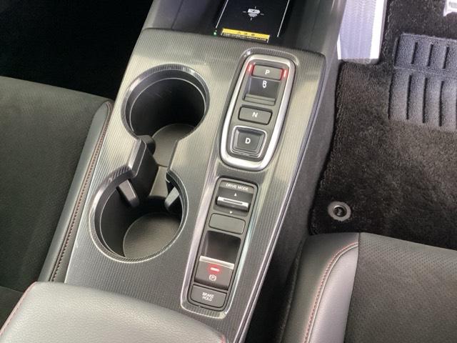 �w��{�ɂ���i�I�ȃV�t�g���삪�\�ȃG���N�g���b�N�M�A�Z���N�^�[�ł��I�܂��A�X�C�b�`����ŃI���^�I�t�ł���d�q����p�[�L���O�u���[�L�ł��B