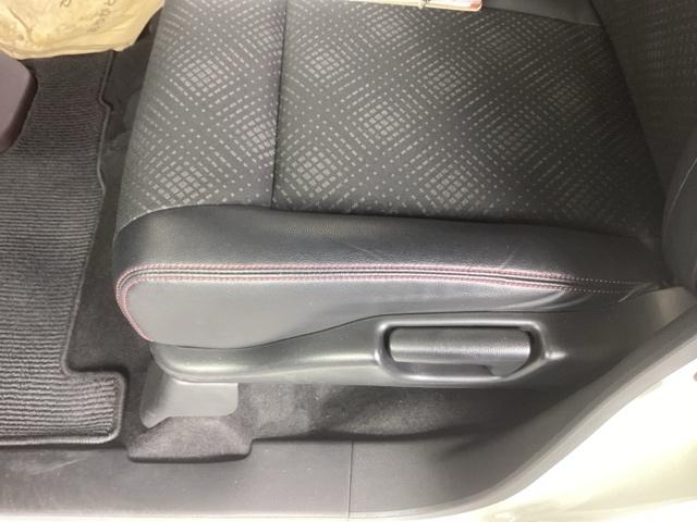 �蓮�̃��o�[���g���āA�w������̊p�x��ς��邱�Ƃ��ł��܂��B