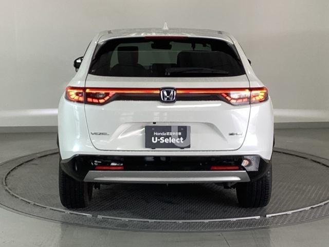 ヴェゼル ｅ：ＨＥＶＺ　リアカメラ　先進ライト　ＥＴＣ　Ｓヒータ　地デジフルセグＴＶ　電動テールゲート　サイドエアバッグ　後カメラ　前後障害物センサー　横滑防止装置　エアコン　ＬＥＤヘットライト　パワステ　ＵＳＢ接続　ＡＢＳ（9枚目）