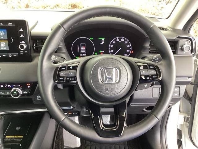 ヴェゼル ｅ：ＨＥＶＺ　リアカメラ　先進ライト　ＥＴＣ　Ｓヒータ　地デジフルセグＴＶ　電動テールゲート　サイドエアバッグ　後カメラ　前後障害物センサー　横滑防止装置　エアコン　ＬＥＤヘットライト　パワステ　ＵＳＢ接続　ＡＢＳ（14枚目）