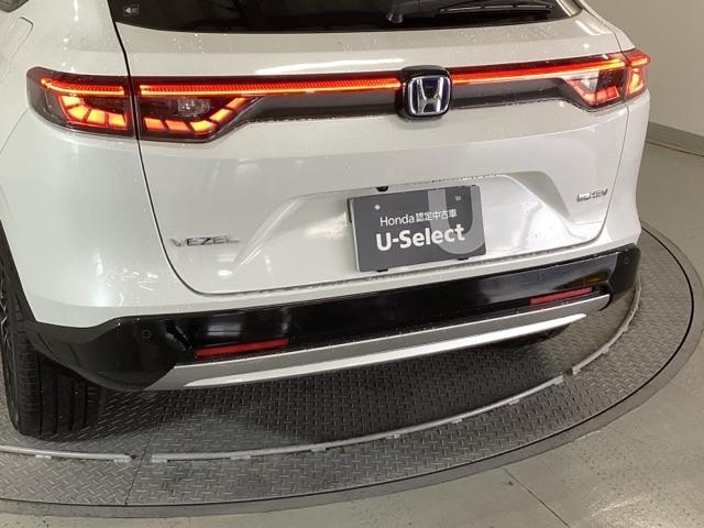 ヴェゼル ｅ：ＨＥＶＺ　リアカメラ　先進ライト　ＥＴＣ　Ｓヒータ　地デジフルセグＴＶ　電動テールゲート　サイドエアバッグ　後カメラ　前後障害物センサー　横滑防止装置　エアコン　ＬＥＤヘットライト　パワステ　ＵＳＢ接続　ＡＢＳ（30枚目）