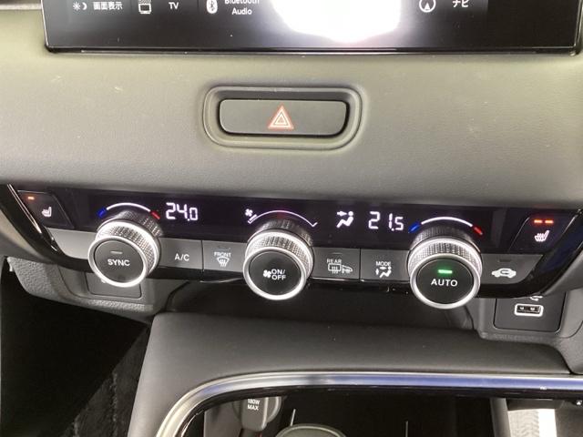 ヴェゼル ｅ：ＨＥＶＺ　リアカメラ　先進ライト　ＥＴＣ　Ｓヒータ　地デジフルセグＴＶ　電動テールゲート　サイドエアバッグ　後カメラ　前後障害物センサー　横滑防止装置　エアコン　ＬＥＤヘットライト　パワステ　ＵＳＢ接続　ＡＢＳ（36枚目）