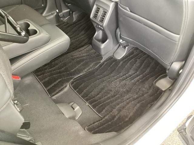 ヴェゼル ｅ：ＨＥＶＺ　リアカメラ　先進ライト　ＥＴＣ　Ｓヒータ　地デジフルセグＴＶ　電動テールゲート　サイドエアバッグ　後カメラ　前後障害物センサー　横滑防止装置　エアコン　ＬＥＤヘットライト　パワステ　ＵＳＢ接続　ＡＢＳ（61枚目）