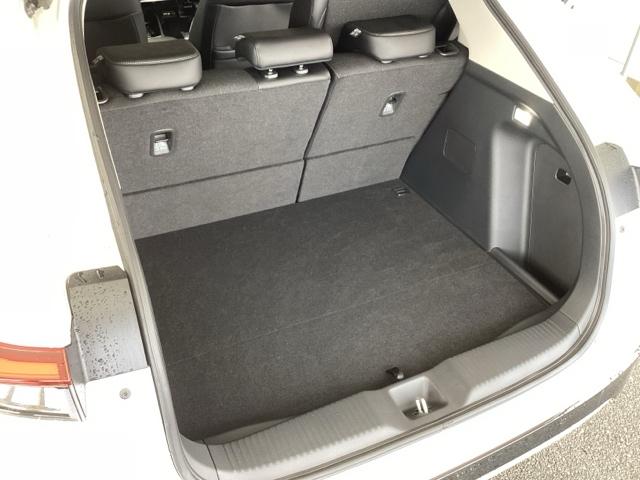 ヴェゼル ｅ：ＨＥＶＺ　リアカメラ　先進ライト　ＥＴＣ　Ｓヒータ　地デジフルセグＴＶ　電動テールゲート　サイドエアバッグ　後カメラ　前後障害物センサー　横滑防止装置　エアコン　ＬＥＤヘットライト　パワステ　ＵＳＢ接続　ＡＢＳ（65枚目）