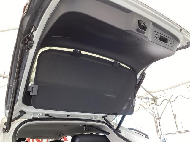 ヴェゼル ｅ：ＨＥＶＺ　リアカメラ　先進ライト　ＥＴＣ　Ｓヒータ　地デジフルセグＴＶ　電動テールゲート　サイドエアバッグ　後カメラ　前後障害物センサー　横滑防止装置　エアコン　ＬＥＤヘットライト　パワステ　ＵＳＢ接続　ＡＢＳ（66枚目）