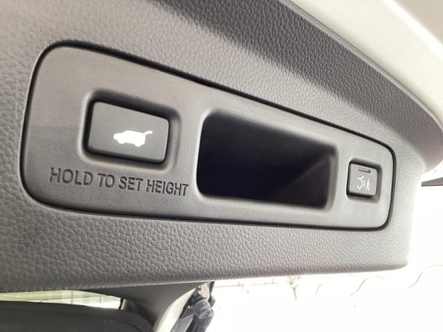 ヴェゼル ｅ：ＨＥＶＺ　リアカメラ　先進ライト　ＥＴＣ　Ｓヒータ　地デジフルセグＴＶ　電動テールゲート　サイドエアバッグ　後カメラ　前後障害物センサー　横滑防止装置　エアコン　ＬＥＤヘットライト　パワステ　ＵＳＢ接続　ＡＢＳ（67枚目）