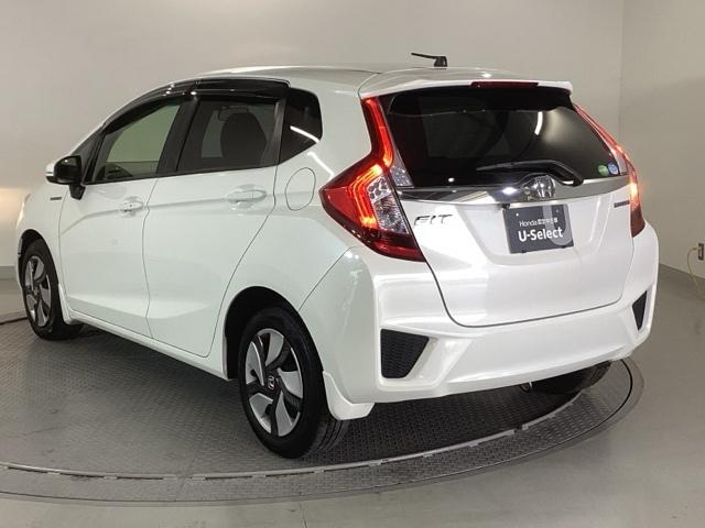 フィットハイブリッド Ｆパッケージ　メモリーナビ　ＥＴＣ　リアカメラ　ＣＤ　ＤＶＤ　スマキー　運転席助手席エアバッグ　ナビＴＶ　ＥＣＯＮモード　キーレス　運転席エアバッグ　オートエアコン　ＡＢＳ　ワンセグ　パワーステアリング　Ｒカメ（11枚目）