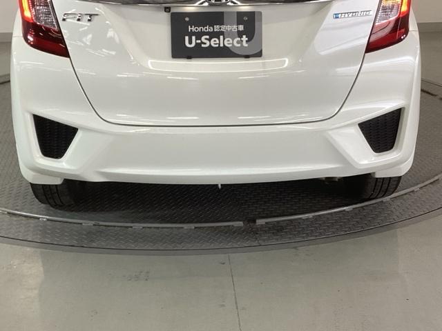 フィットハイブリッド Ｆパッケージ　メモリーナビ　ＥＴＣ　リアカメラ　ＣＤ　ＤＶＤ　スマキー　運転席助手席エアバッグ　ナビＴＶ　ＥＣＯＮモード　キーレス　運転席エアバッグ　オートエアコン　ＡＢＳ　ワンセグ　パワーステアリング　Ｒカメ（32枚目）