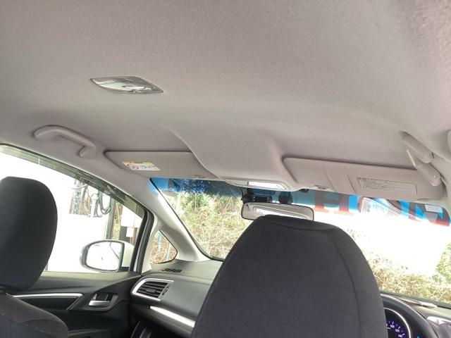 フィットハイブリッド Ｆパッケージ　メモリーナビ　ＥＴＣ　リアカメラ　ＣＤ　ＤＶＤ　スマキー　運転席助手席エアバッグ　ナビＴＶ　ＥＣＯＮモード　キーレス　運転席エアバッグ　オートエアコン　ＡＢＳ　ワンセグ　パワーステアリング　Ｒカメ（48枚目）