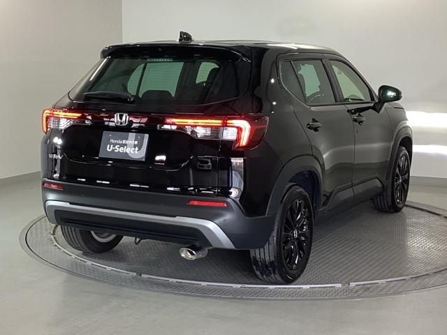 �{�f�B�J���[�́A�N���X�^���u���b�N�p�[���ŁA�����Ƀp�[��������߂��A�j���A���X�L���ȃu���b�N�ł��I