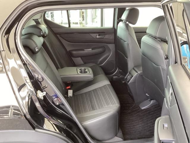 ������胊�A�V�[�g�ł��I�Z���^�[�Ƀh�����N�z���_�[�t�A�[�����X�g�����Ă��܂��B�܂��A�܂肽���ގ����ł��܂��I