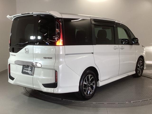 ステップワゴンスパーダ スパーダホンダセンシング　純正ナビ　フルセグ　リアカメラ　両側自動ドア　キーフリー　ＬＥＤランプ　ＥＴＣ装備　ＵＳＢ接続　ＤＶＤ再生可　セキュリティアラーム　オートクルーズ　パワーウィンドウ　横滑り防止機能　ＡＢＳ　ターボ車（8枚目）