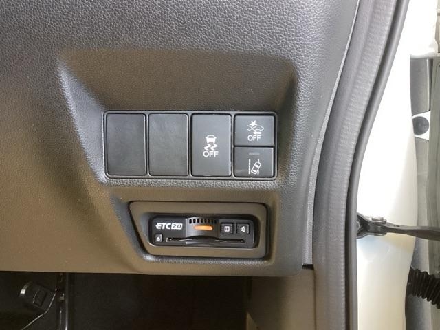 ステップワゴンスパーダ スパーダホンダセンシング　純正ナビ　フルセグ　リアカメラ　両側自動ドア　キーフリー　ＬＥＤランプ　ＥＴＣ装備　ＵＳＢ接続　ＤＶＤ再生可　セキュリティアラーム　オートクルーズ　パワーウィンドウ　横滑り防止機能　ＡＢＳ　ターボ車（17枚目）