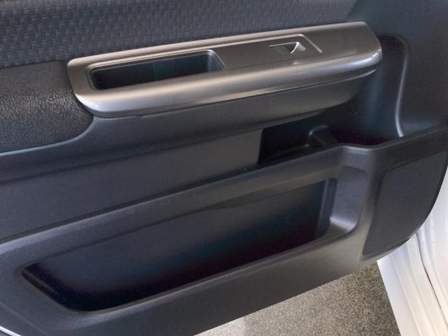 ステップワゴンスパーダ スパーダホンダセンシング　純正ナビ　フルセグ　リアカメラ　両側自動ドア　キーフリー　ＬＥＤランプ　ＥＴＣ装備　ＵＳＢ接続　ＤＶＤ再生可　セキュリティアラーム　オートクルーズ　パワーウィンドウ　横滑り防止機能　ＡＢＳ　ターボ車（41枚目）