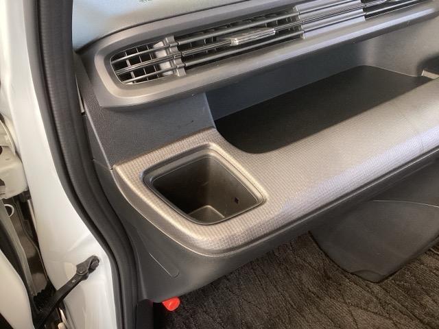 ステップワゴンスパーダ スパーダホンダセンシング　純正ナビ　フルセグ　リアカメラ　両側自動ドア　キーフリー　ＬＥＤランプ　ＥＴＣ装備　ＵＳＢ接続　ＤＶＤ再生可　セキュリティアラーム　オートクルーズ　パワーウィンドウ　横滑り防止機能　ＡＢＳ　ターボ車（43枚目）