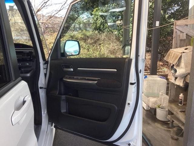 ステップワゴンスパーダ スパーダホンダセンシング　純正ナビ　フルセグ　リアカメラ　両側自動ドア　キーフリー　ＬＥＤランプ　ＥＴＣ装備　ＵＳＢ接続　ＤＶＤ再生可　セキュリティアラーム　オートクルーズ　パワーウィンドウ　横滑り防止機能　ＡＢＳ　ターボ車（50枚目）