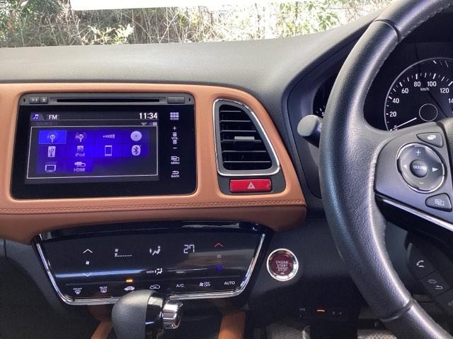 ヴェゼル Ｘ　ナビ　Ｒカメラ　ブルートゥース　フルセグＴＶ　エマージェンシーストップシグナル　Ｂカメ　Ｗエアバッグ　地ＴＶ　フルオートエアコン　パワーウィンドウ　スマキー　記録簿　アイドルストップ　ＥＴＣ車載器（3枚目）