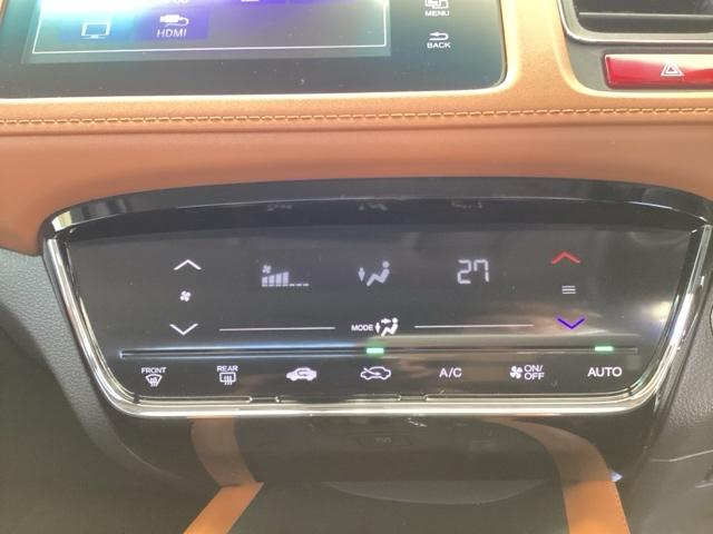 ヴェゼル Ｘ　ナビ　Ｒカメラ　ブルートゥース　フルセグＴＶ　エマージェンシーストップシグナル　Ｂカメ　Ｗエアバッグ　地ＴＶ　フルオートエアコン　パワーウィンドウ　スマキー　記録簿　アイドルストップ　ＥＴＣ車載器（15枚目）