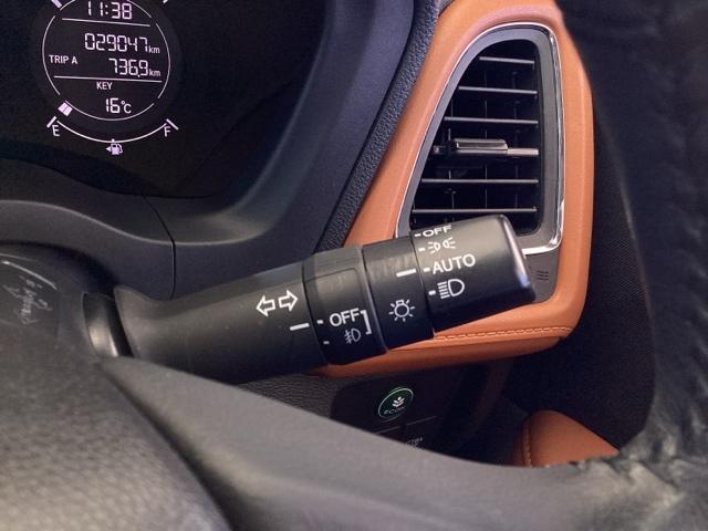 ヴェゼル Ｘ　ナビ　Ｒカメラ　ブルートゥース　フルセグＴＶ　エマージェンシーストップシグナル　Ｂカメ　Ｗエアバッグ　地ＴＶ　フルオートエアコン　パワーウィンドウ　スマキー　記録簿　アイドルストップ　ＥＴＣ車載器（21枚目）