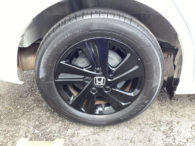 フリード Ｇブラックスタイル　メモリーナビ　ＥＴＣ　リアカメラ　横滑り防止　ＵＳＢ　シートヒータ　イモビ　キーフリー　地デジ　オートエアコン　三列シート　Ｒカメラ　クルコン　スマートキー　ＬＥＤヘッドランプ　ＤＶＤ再生可能（21枚目）