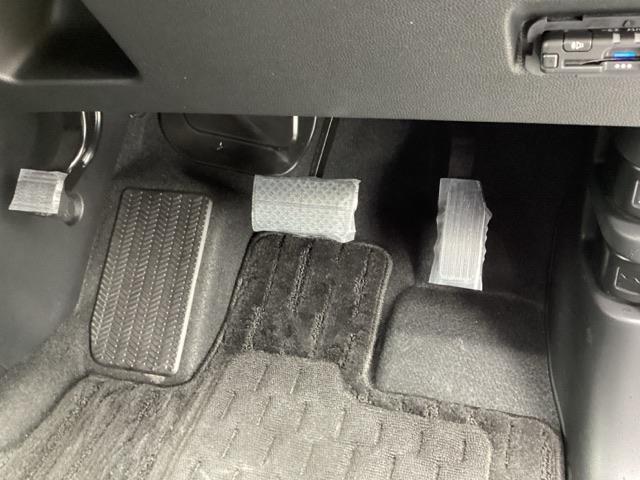 フリード Ｇブラックスタイル　メモリーナビ　ＥＴＣ　リアカメラ　横滑り防止　ＵＳＢ　シートヒータ　イモビ　キーフリー　地デジ　オートエアコン　三列シート　Ｒカメラ　クルコン　スマートキー　ＬＥＤヘッドランプ　ＤＶＤ再生可能（22枚目）