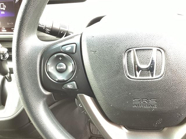 フリード Ｇブラックスタイル　メモリーナビ　ＥＴＣ　リアカメラ　横滑り防止　ＵＳＢ　シートヒータ　イモビ　キーフリー　地デジ　オートエアコン　三列シート　Ｒカメラ　クルコン　スマートキー　ＬＥＤヘッドランプ　ＤＶＤ再生可能（23枚目）