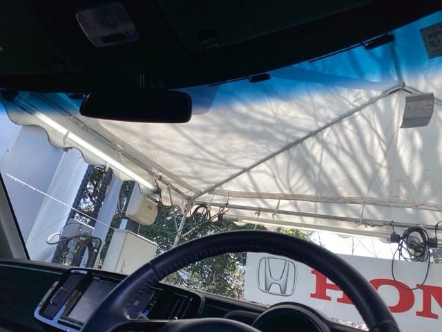 �n�[�t�V�F�C�h�t�����g�E�C���h�E�y�e�K���X��[�̐F�������z�𑕔����Ă��܂��B�L���t�����g�K���X�Ŏ��E���m�ۂ���ῂ������y���A�L�Ɩ����ł͂����Ԃ�Ⴂ�܂���