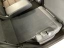リアシートは簡単に倒すことができるので、ラゲッジルームも広がります。